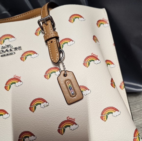 COACH Pride Bags Mollie Tote 25 With Rainbow Heart Print NWT Authentic 🌈 - Picture 10 of 15